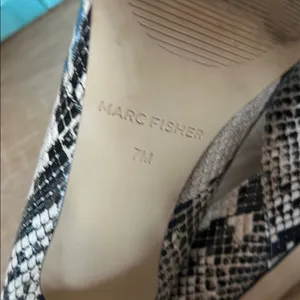 Marc Fisher Black and White Heels with Sleek Design thumbnail 7