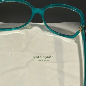 Kate Spade Green Wraparound Sunglasses with Matte Finish thumbnail 8