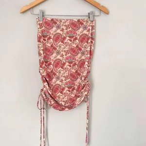 Tiger Mist Rue Mini Skirt in Paisley Size XS Ruched Adjustable Sides thumbnail 5