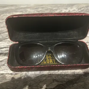 Vera Wang Black Sunglasses thumbnail 8