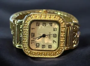 Gold tone flower band Quartz analog watch thumbnail 1