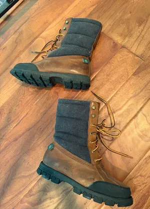 Lauren Ralph Lauren Quinlyn Lace-Up Snow Boots Size 6.5 B thumbnail 1