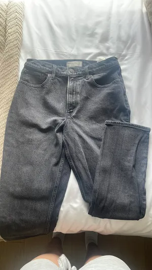 Abercrombie Mom Jeans thumbnail 1