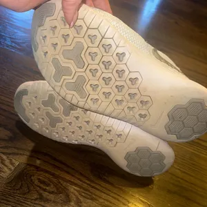 Nike White and Silver Sneakers thumbnail 5