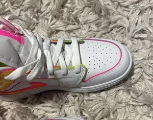 Nike Jordan 1 Retro Mids Edge Glow thumbnail 2