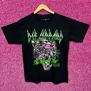 The Def Leppard The World Tour 2023 Cyber Beast Heavy Metal Tee Small thumbnail 1