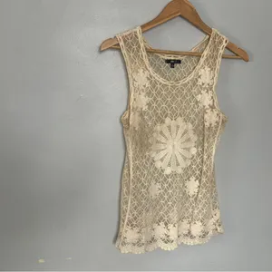 Anthropologie Elegant Cream Lace Sleeveless Top thumbnail 3