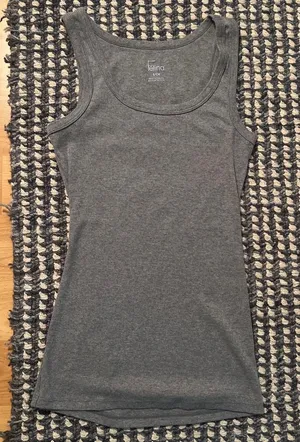 Felina Gray ribbed tank top No flaws Never used thumbnail 1