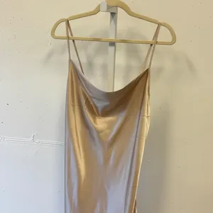 Ekouaer Champagne Gold Satin Cowl Neck Midi Slip Dress Women's Medium Adjustable thumbnail 3