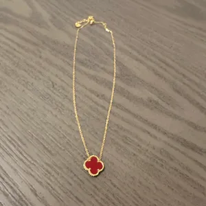 NWOT Red Clover Necklace thumbnail 2
