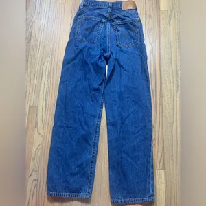 Levi's rib cage straight ankle button fly 24 jeans thumbnail 9