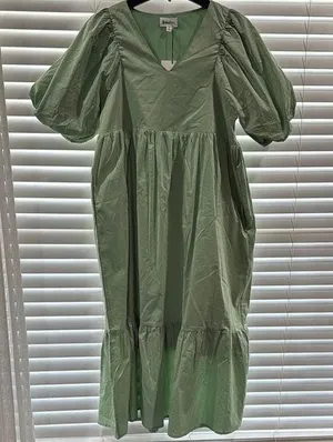 &merci Green Ruffled Tiered Midi Sundress with Puff Sleeves thumbnail 1