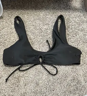 Bikini top Size M thumbnail 1