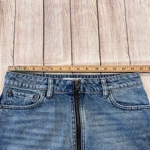 We The Free Free People‎ Denim Mini Skirt Front Zip Frayed Hem Size 27 OB841640 thumbnail 4