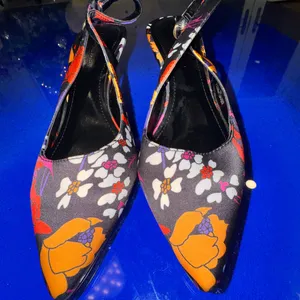 GunMetal‎ Floral Pointed Toe Kitten Heel Size 7 Y2K Pop Art Pumps comfortable thumbnail 7