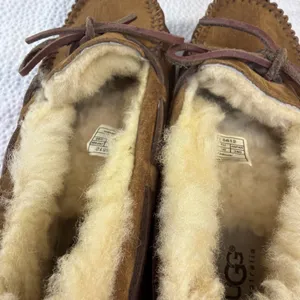 UGG Women's Dakota Moccasin Size 7 Chestnut Style Number 5612 thumbnail 5