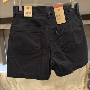 NWT Levi's Utility Shorts‎ in Caviar Black Size 30 thumbnail 4