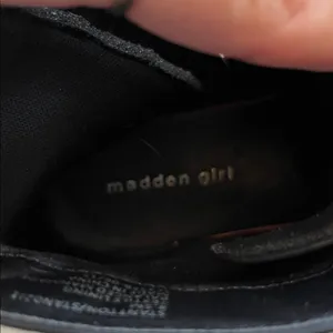 Madden Girl Stanton Chelsea Boots with Side Zippers thumbnail 4