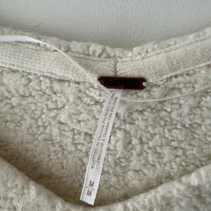 Free People Fuzzy‎ Soft Ivory V Neck Sweater thumbnail 7