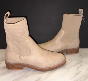 DV Dolce Vita Beige Sock Chelsea Booties Size 9 thumbnail 1