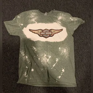 Size medium women harley shirt thumbnail 1