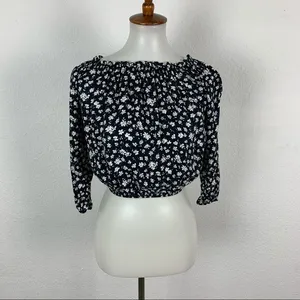 Brandy Melville 3/4 Sleeve Crop Top Off Shoulder Y2K Trendy Soft‎ Girl Aesthetic thumbnail 6