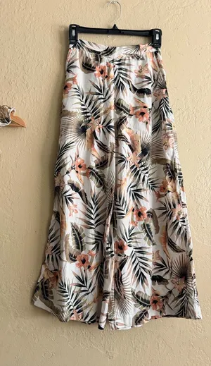 Billabong Floral Wide-Leg Pants and Cropped Top - Cream with Green & Peach Floral Print thumbnail 1