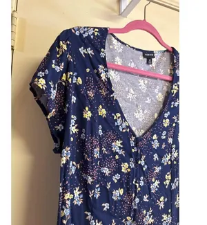 Torrid Womens Floral Print V-Neck Top Size 0 Blue/Multicolor Short Sleeve thumbnail 5