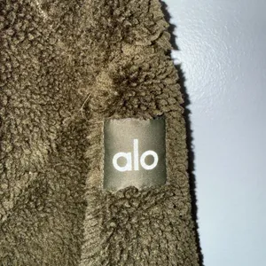Alo Yoga Varsity Sherpa Teddy Fleece Jacket Womens Medium Olive Green‎ Bomber thumbnail 4