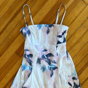 Abercrombie & Fitch NWT Godet Clasp-Back Midi Dress in Light Purple Pattern Size thumbnail 4