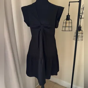 Steve Madden Black Amanda Mini Dress V Neck Sleeveless Size M thumbnail 4