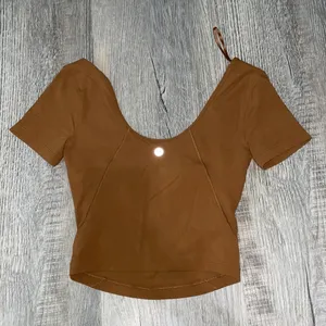 Lululemon shirt!! thumbnail 2