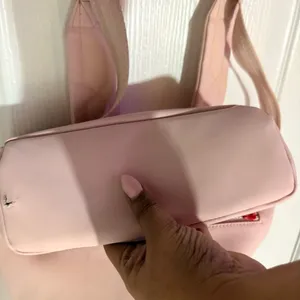Hunter Original Top Clip Rubberized Backpack – Pale Pink (Minor Flaw) thumbnail 6