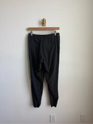 Lululemon Keepsake Pant Black Tapered Lightweight Pants Size 6 thumbnail 6