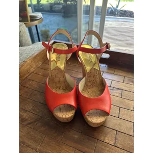 Michael Kors Natalia Mandarin Leather Platform Sandals Heels‎ size 8 EEUC thumbnail 2