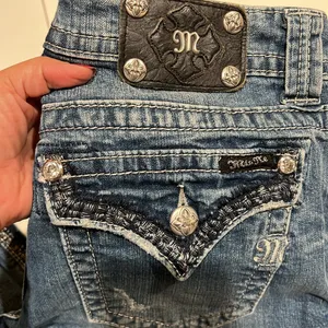 Miss me women’s boyfriend Capri size 28 embroidered leg stripe stud buttons thumbnail 14