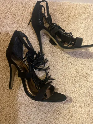 Madden Girl Suede Balck Heels Size 7.5 thumbnail 2