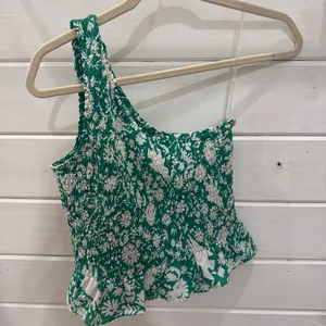 NWT Entro Green Floral Ruffle Tank Top thumbnail 2