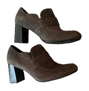 Born Women’s Suede‎ Heels 8 1/2 M Leather Comfort thumbnail 1