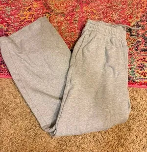 Old navy straight leg sweatpants  thumbnail 1