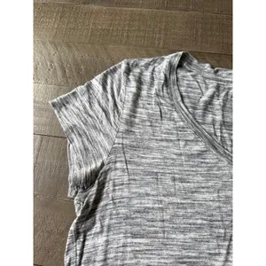 Apt.9 Essentials‎ Women's Gray V-Neck Short Sleeve Tee Size Large thumbnail 4
