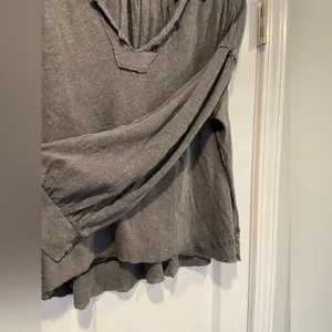 We The Free Free People Size M Gray Rush Hour Peasant Blouse Raw Hem Linen Long Sleeve thumbnail 7