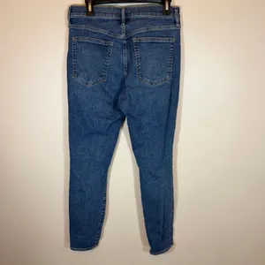 Gap True Skinny High Rise Denim Indigo Destroy Wash Jeans Womens 31 Long thumbnail 6