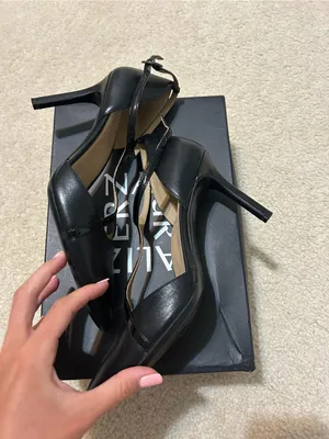 Black Women's Pointed thumbnail 4