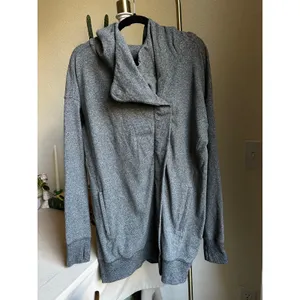 Lululemon Heathered Gray Wrap Up Jacket Size 8 thumbnail 4