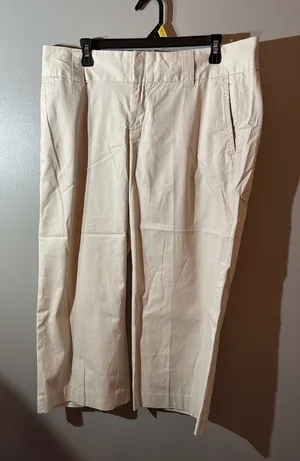 Banana Republic Women's Size 12 Wide Leg Cropped‎ Khaki Pants Stretch NWT thumbnail 1