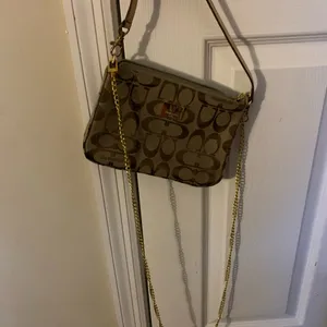 Preloved UGO Valentino small‎ handbag thumbnail 4
