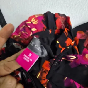 Vince Camuto Red Floral Open Back Tie Mini Dress Black Gold Metallic‎ Small thumbnail 6