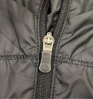 LULULEMON Black Lightweight Pleated Reflective Vest Size 4 thumbnail 15