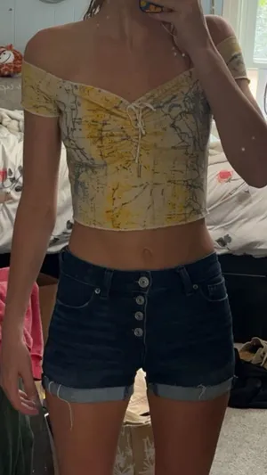 Urban Outfitters Top thumbnail 2